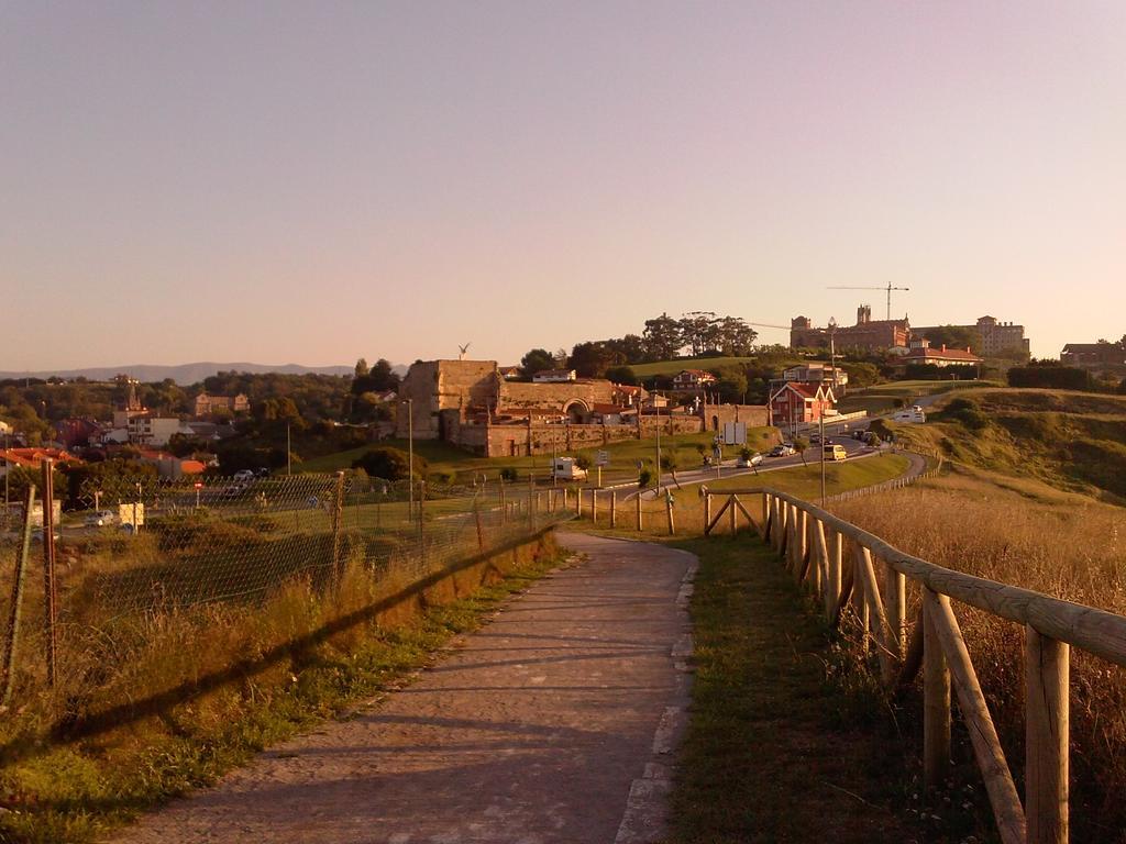 Pension Vega De Pas Comillas Esterno foto